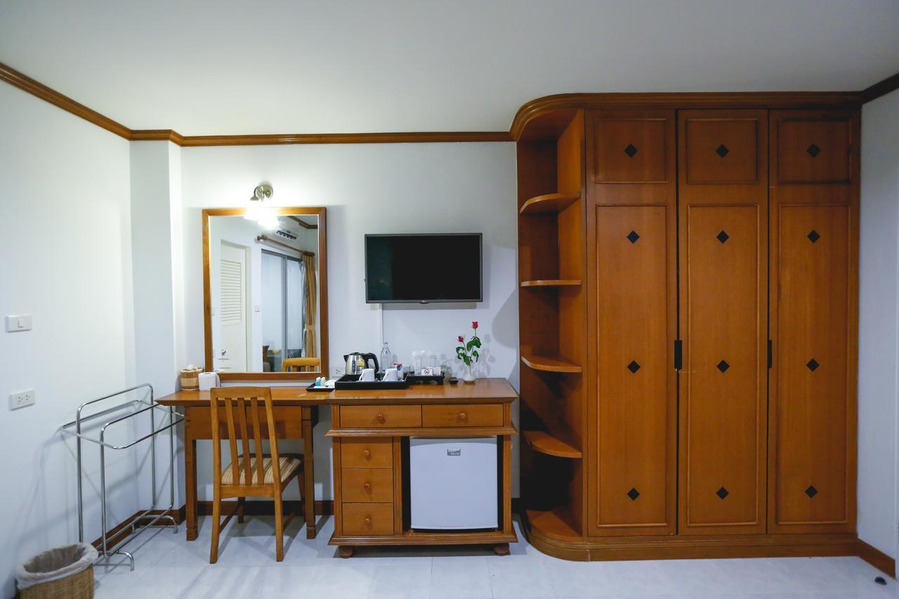 Hua Hin White Villa Hotel - Sha Certified Екстериор снимка
